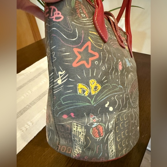 Vintage Dooney & Bourke Limited Edition Macy's
Parade Bucket Bag - Picture 7 of 10